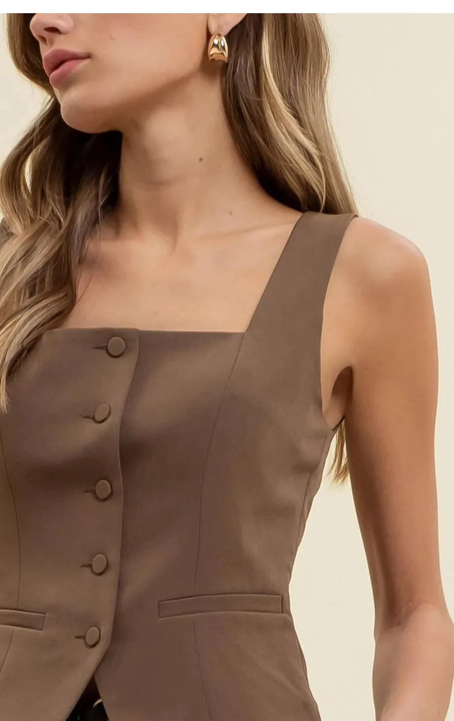 BROWN SQUARE NECK SLEEVELESS BUTTON DOWN TOP