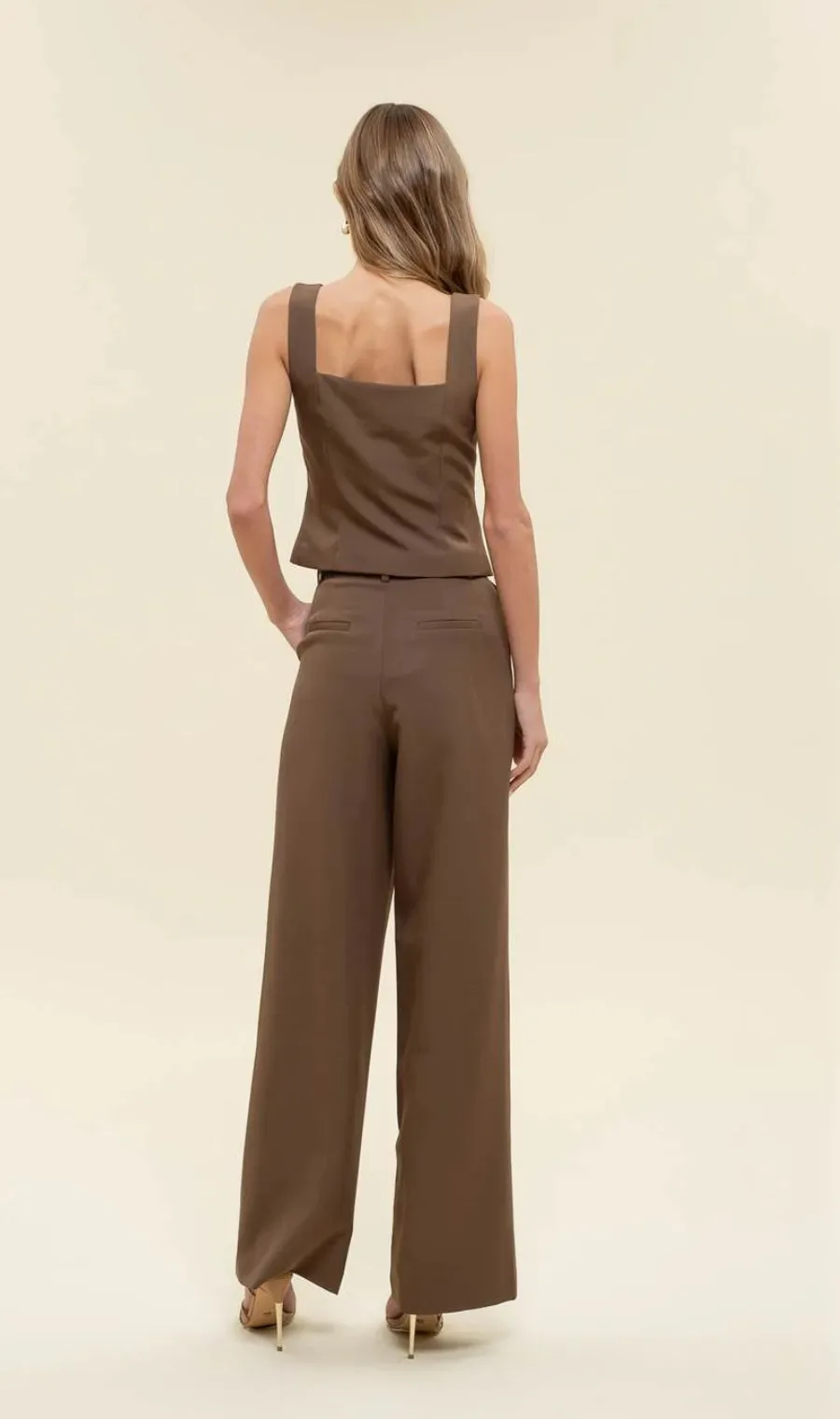 BROWN SQUARE NECK SLEEVELESS BUTTON DOWN TOP