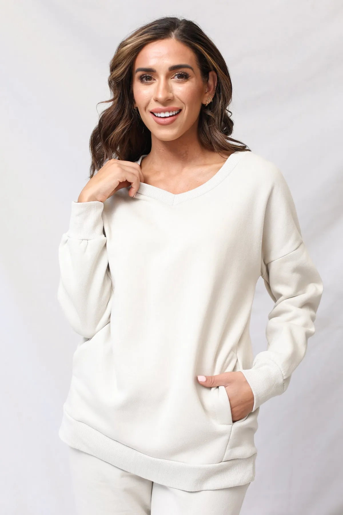 Long Sleeve V-Neck Sweatshirt With Pockets